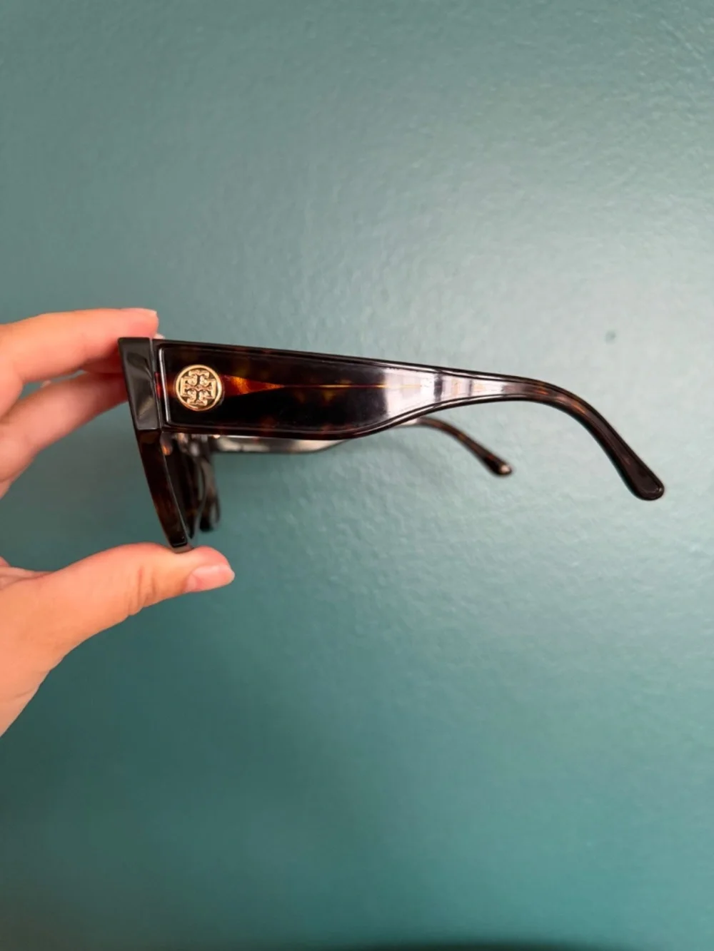 Tory Burch TY7184U Oversized Butterfly Sunglasses – Dark Tortoise